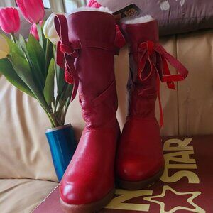 Brand New So soft. Red. Faux Fur Lined. Front ties over back for great fit. Sz 6
